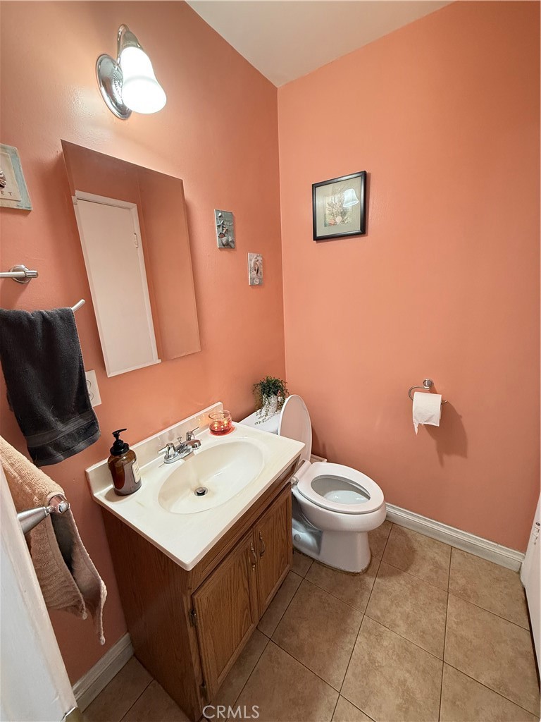 https://media.crmls.org/medias/f9597510-8a2b-4385-a8d0-5d00fb2c5627.jpg?preset=X-Large