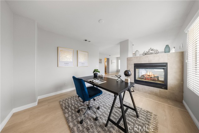 12337 Columbia Lane, Eastvale CA: https://media.crmls.org/medias/f95a3432-0541-46c0-993c-908ffdb8b252.jpg