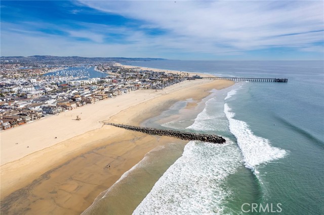 114 1/2 29TH, Newport Beach CA: https://media.crmls.org/medias/f95b3117-eb71-4201-b564-4335ab7d98e2.jpg