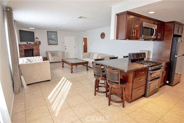 36457 Harold 3rd Street, Palmdale CA: https://media.crmls.org/medias/f95b31d6-451c-4699-aaed-e6c92ed19ea9.jpg