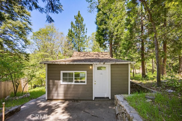 22951 Redwood, Crestline, CA 92325