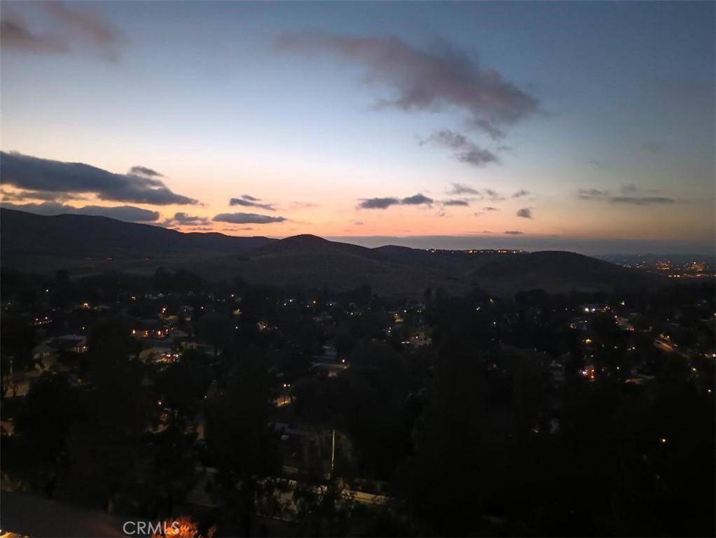 https://media.crmls.org/medias/f95ce32b-90bc-41ce-aecc-52fde56c3f3d.jpg?preset=X-Large
