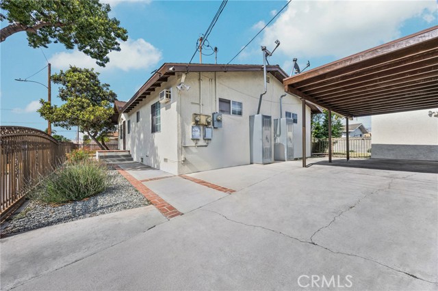 5304 Carmelita Avenue, Maywood CA: https://media.crmls.org/medias/f95d5bc4-f159-4110-8f34-9e768bb3537f.jpg