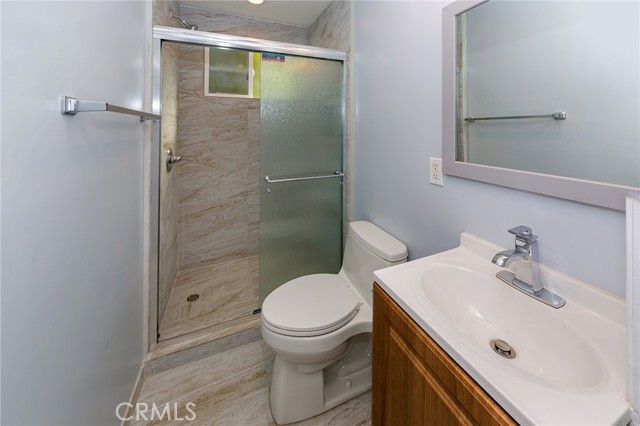 Detail Gallery Image 4 of 14 For 5202 Woodman Ave, Sherman Oaks,  CA 91401 - 5 Beds | 4 Baths