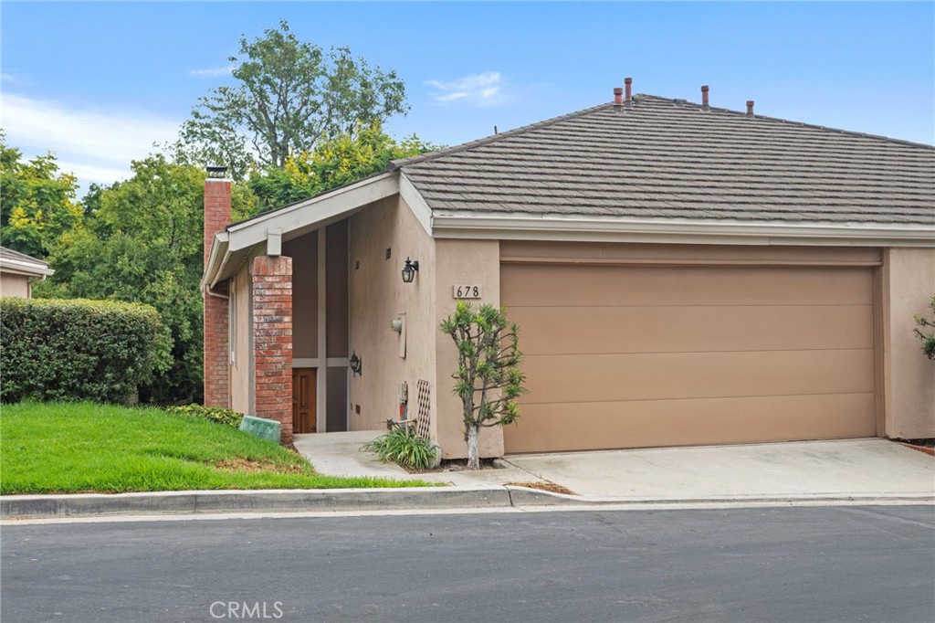678 W Glenwood Drive
