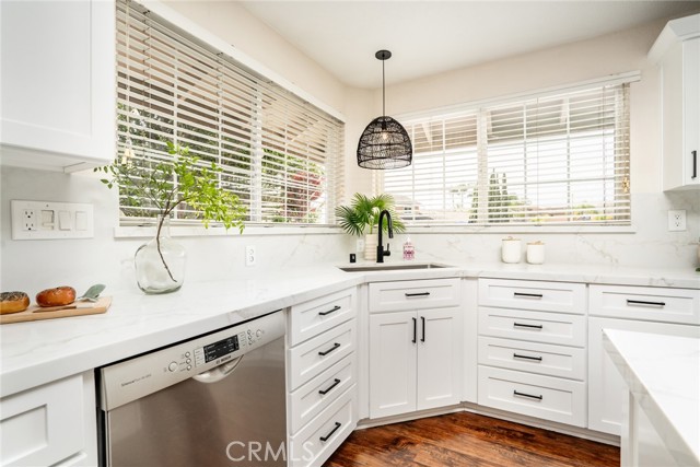 Detail Gallery Image 13 of 56 For 6561 Sabbicas Cir, Huntington Beach,  CA 92647 - 4 Beds | 3 Baths