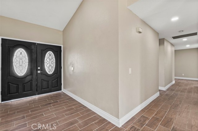 Detail Gallery Image 5 of 27 For 17384 Kaison Cir, Riverside,  CA 92508 - 4 Beds | 2 Baths
