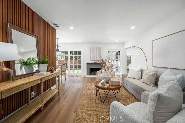 Detail Gallery Image 9 of 24 For 2511 Nipomo Ave, Long Beach,  CA 90815 - 3 Beds | 2 Baths
