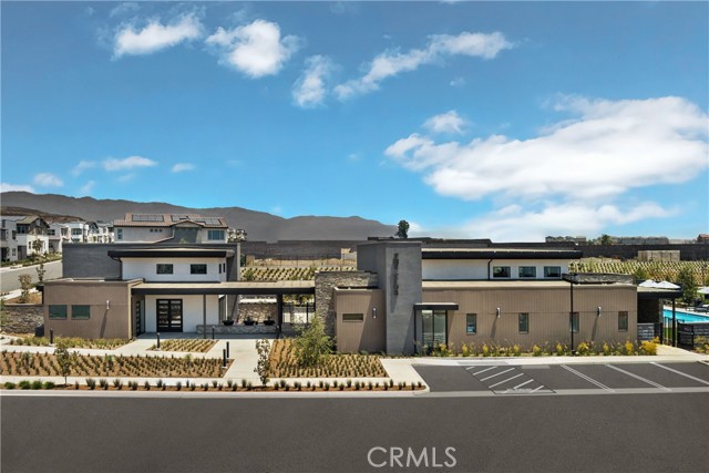 Detail Gallery Image 5 of 12 For 15868 Blue Copper Way, Fontana,  CA 92336 - 3 Beds | 2/1 Baths