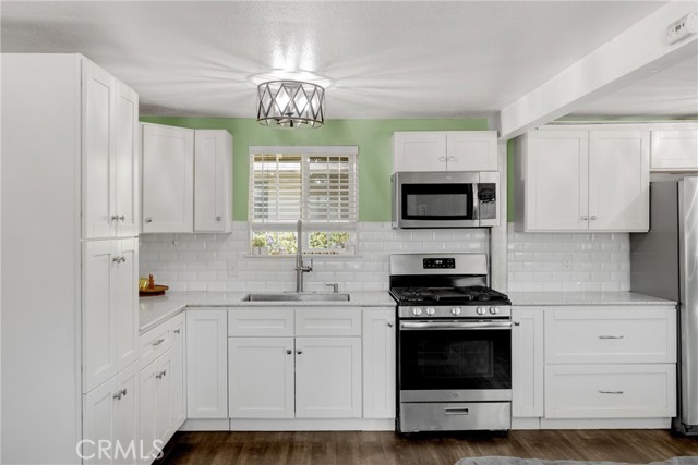 1003 Stevenson Street, Colton CA: https://media.crmls.org/medias/f95f3fe2-accf-42a2-9efe-e90ebd6f6f87.jpg