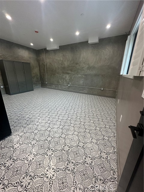 Detail Gallery Image 6 of 22 For 2211 1.2 Hyperion Ave #1/2,  Los Angeles,  CA 90027 - 0 Beds | 1 Baths
