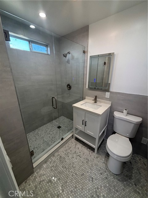 Detail Gallery Image 4 of 11 For 426 W 51st, Los Angeles,  CA 90037 - 1 Beds | 1 Baths