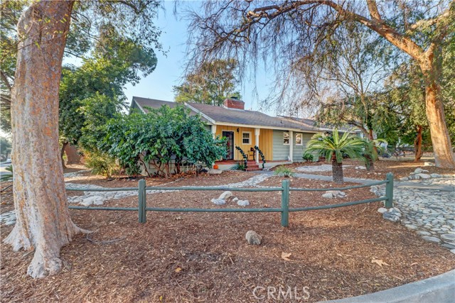 1403 Cuernavaca Place, Claremont CA: https://media.crmls.org/medias/f9617c3e-cdf2-4e62-8ad5-b90a4c9afba9.jpg