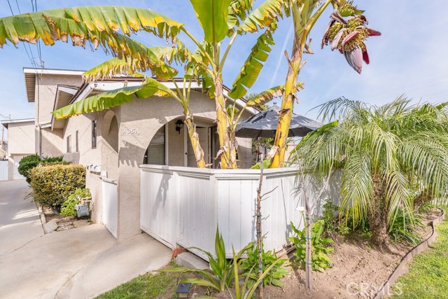 205 Lucia Avenue, Redondo Beach, California 90277, 7 Bedrooms Bedrooms, ,3 BathroomsBathrooms,Residential,Sold,Lucia,SB17052115