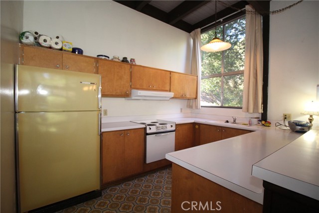 Detail Gallery Image 6 of 21 For 829 Strawberry Peak Ln, Twin Peaks,  CA 92391 - 4 Beds | 2 Baths