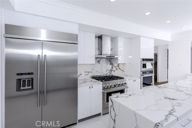 6037 Little Oak Lane, Woodland Hills CA: https://media.crmls.org/medias/f9625152-ac68-47d6-806d-28aa9c92c211.jpg