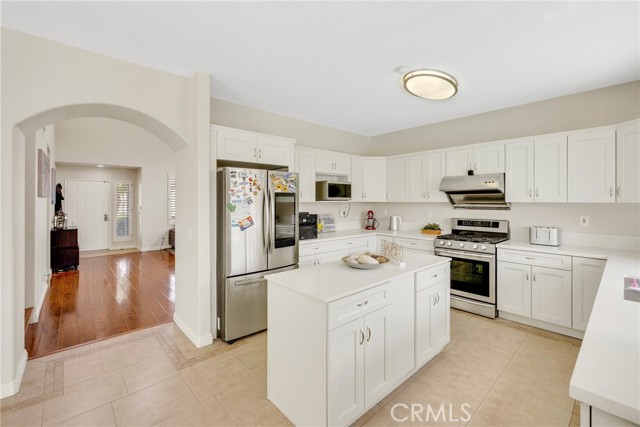 870 E Bermuda Dunes Court, Ontario CA: https://media.crmls.org/medias/f9625de6-85ca-4683-88ac-56d05e7db70a.jpg