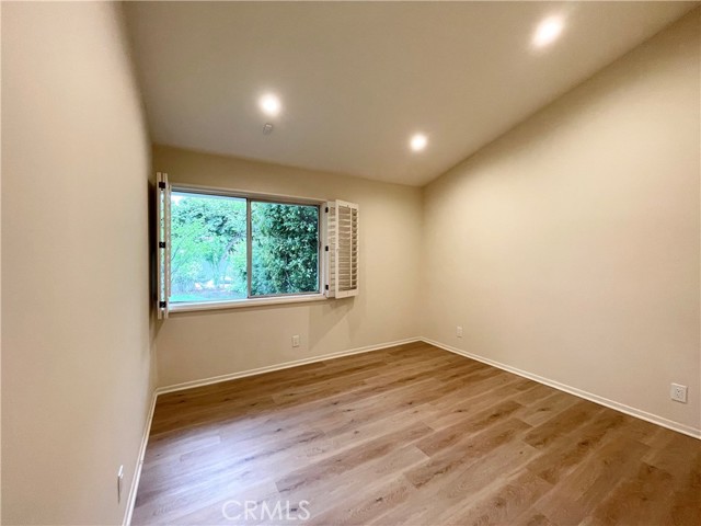 24041 Mariano Street, Woodland Hills CA: https://media.crmls.org/medias/f9632524-5296-44c2-b8cd-c200a3dc9d9a.jpg
