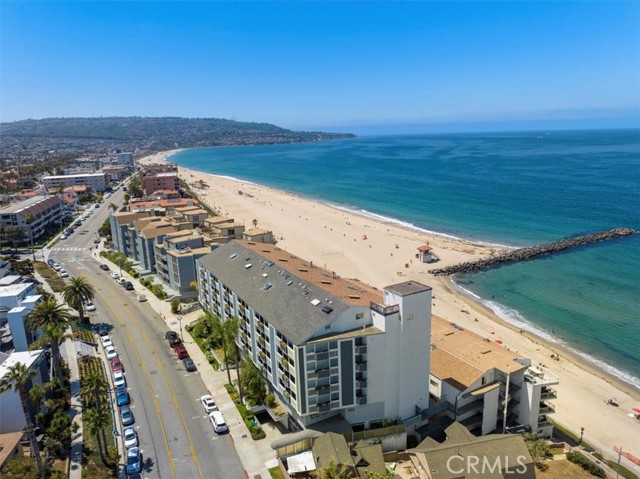 615 Esplanade, Redondo Beach, California 90277, 1 Bedroom Bedrooms, ,1 BathroomBathrooms,Residential,Sold,Esplanade,SB24091156