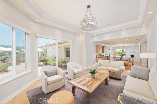 17068 Countess Place, Encino CA: https://media.crmls.org/medias/f96421c5-691c-43a1-80e0-5fe88e7c0ce2.jpg