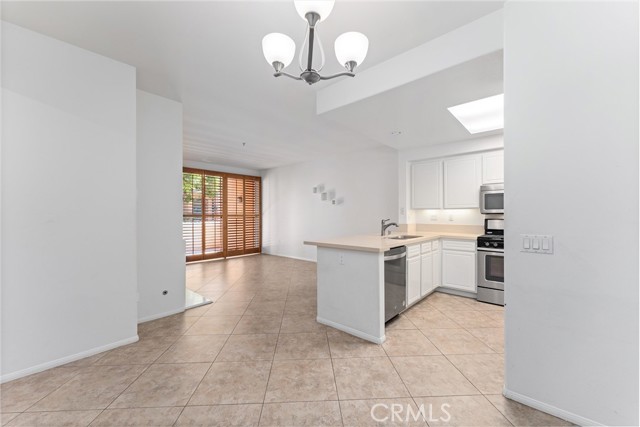 Detail Gallery Image 6 of 25 For 2802 Ladrillo Aisle #25,  Irvine,  CA 92606 - 2 Beds | 2 Baths