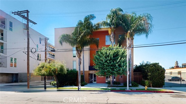 Detail Gallery Image 35 of 37 For 4821 Bakman Ave #405,  North Hollywood,  CA 91601 - 3 Beds | 2 Baths