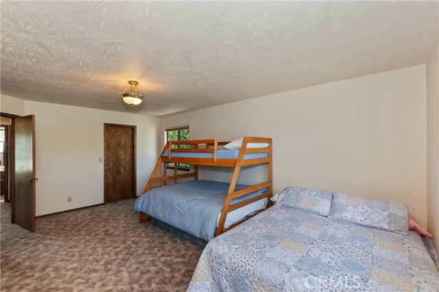 488 Lakeview Court, Big Bear Lake CA: https://media.crmls.org/medias/f964e6c1-b42d-46a9-bdb8-3ba4ba7bdf94.jpg