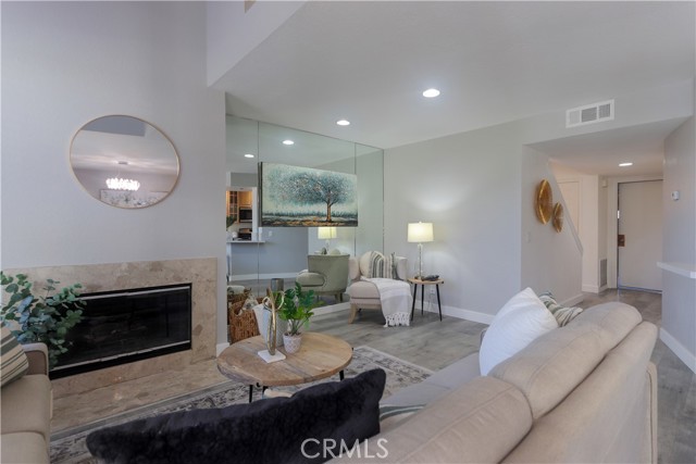 Detail Gallery Image 10 of 40 For 302 San Nicholas, Laguna Beach,  CA 92651 - 2 Beds | 2/1 Baths