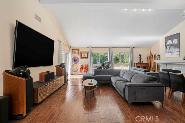 2292 Hillsbury Road, Westlake Village CA: https://media.crmls.org/medias/f9650c7d-4ab9-48bb-916d-282c8e8eba08.jpg