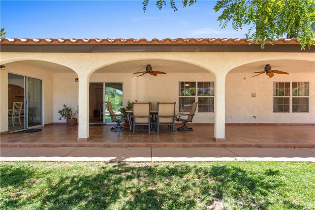 35356 Sierra Vista Drive, Agua Dulce CA: https://media.crmls.org/medias/f96569d3-014b-4ee8-ab2b-3e12fef48f13.jpg