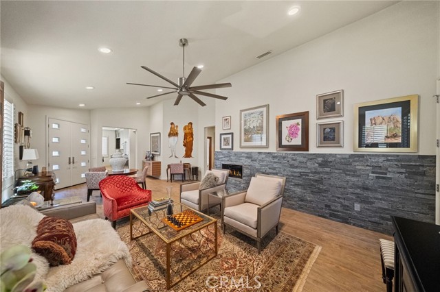 40070 Corte Fortuna, Murrieta CA: https://media.crmls.org/medias/f9657f56-a738-4aab-8fb5-0dd91afdaeab.jpg