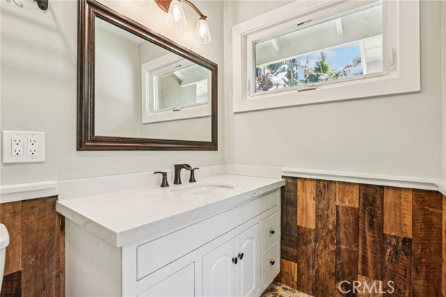 Detail Gallery Image 24 of 51 For 1742 Bonaire, Newport Beach,  CA 92660 - 4 Beds | 3 Baths