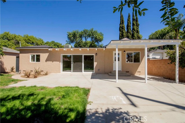 6911 Enfield Avenue, Reseda CA: https://media.crmls.org/medias/f966aefd-9377-475b-812c-102b049d3241.jpg