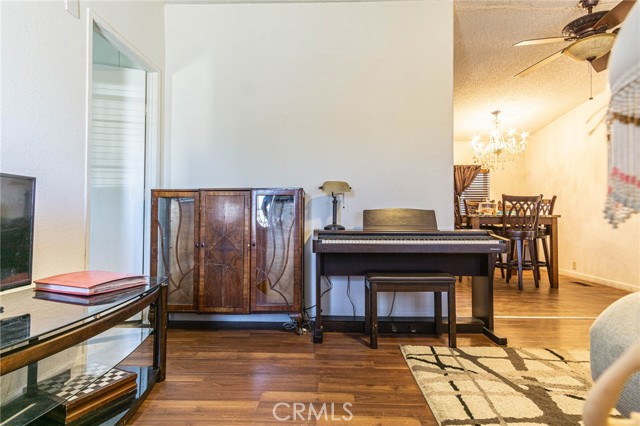 Detail Gallery Image 6 of 55 For 14411 Palmdale Rd #64,  Victorville,  CA 92392 - 3 Beds | 2 Baths