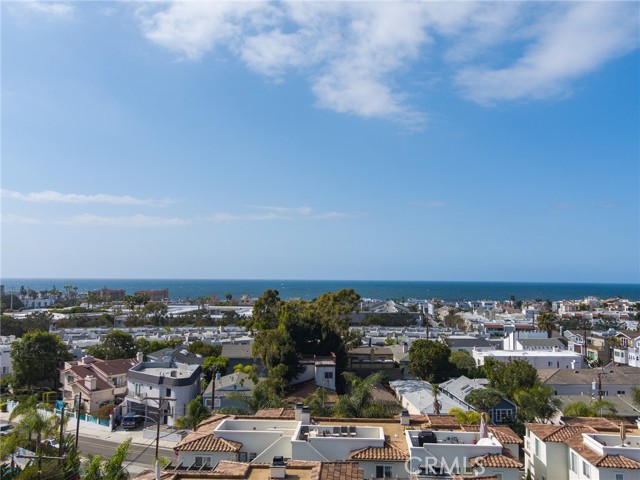 645 1st Place, Hermosa Beach, California 90254, 3 Bedrooms Bedrooms, ,2 BathroomsBathrooms,Residential,Sold,1st,SB22033969