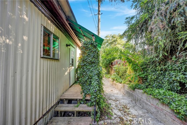 Detail Gallery Image 14 of 20 For 15993 27th Ave, Clearlake,  CA 95422 - 2 Beds | 1 Baths