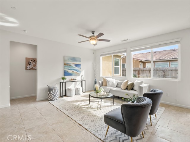 Detail Gallery Image 4 of 40 For 2318 Lombard, Clovis,  CA 93619 - 3 Beds | 2/1 Baths