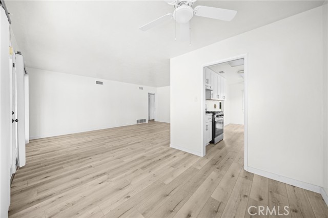 Detail Gallery Image 6 of 19 For 3453 Sunnyside Dr, Riverside,  CA 92506 - 3 Beds | 1 Baths