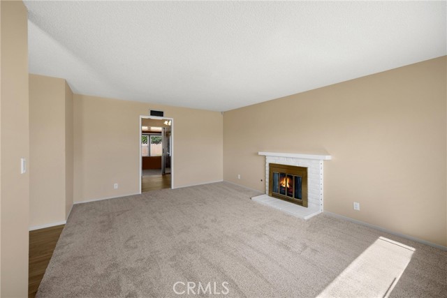 917 N Fuchsia Avenue, Ontario CA: https://media.crmls.org/medias/f9678021-b98e-4f75-83e6-c89492078299.jpg