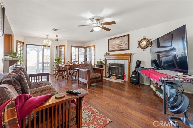 Detail Gallery Image 11 of 34 For 2323 Golden, Lancaster,  CA 93536 - 4 Beds | 3 Baths