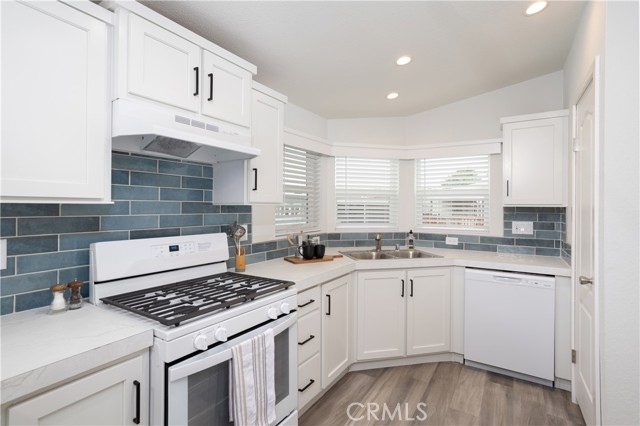 2400 Cienaga Street, Oceano CA: https://media.crmls.org/medias/f968104e-dd43-465a-bb48-9d8645309163.jpg