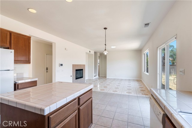 Detail Gallery Image 6 of 22 For 1673 Park Meadows Dr, San Jacinto,  CA 92582 - 5 Beds | 3 Baths