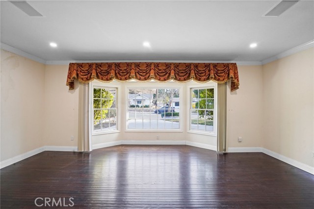 Detail Gallery Image 17 of 44 For 12281 Woodley Ave, Granada Hills,  CA 91344 - 3 Beds | 2 Baths