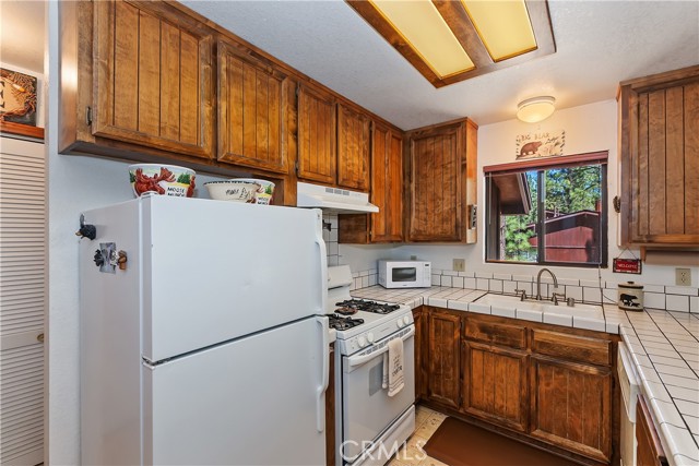 Detail Gallery Image 11 of 42 For 427 Salem Dr, Big Bear City,  CA 92314 - 2 Beds | 2 Baths