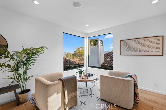 Detail Gallery Image 7 of 65 For 1079 San Jose Ave, Burbank,  CA 91501 - 4 Beds | 3/1 Baths