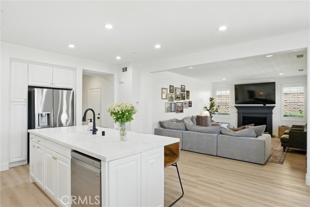 12 Rastro Street, Rancho Mission Viejo CA: https://media.crmls.org/medias/f969f595-e48c-4f27-9705-1572d06236f8.jpg
