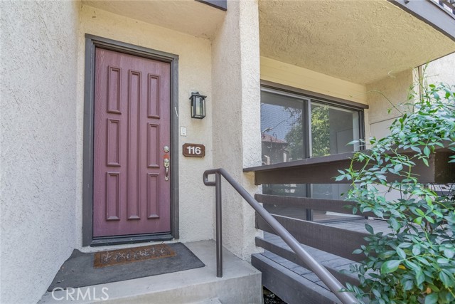 5711 Owensmouth Avenue, Woodland Hills CA: https://media.crmls.org/medias/f96a0db9-8f79-48cf-add3-f9772bda7d27.jpg