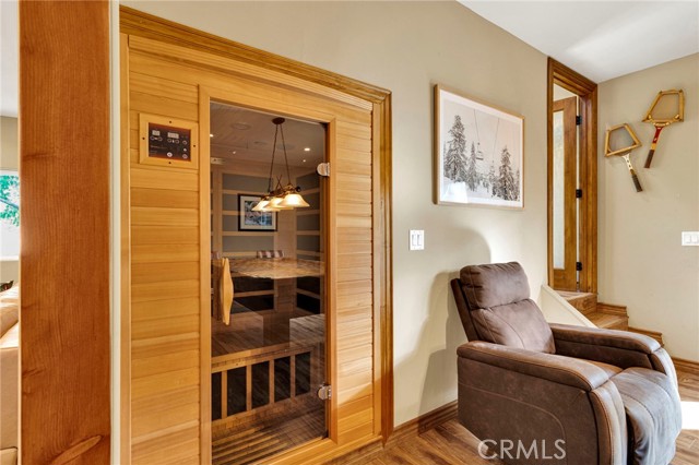 915 Trinity, Lake Arrowhead, CA 92352