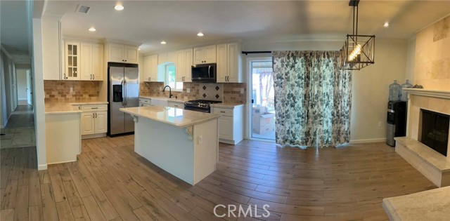 Detail Gallery Image 3 of 8 For 2247 E Oshkosh Ave, Anaheim,  CA 92806 - 3 Beds | 2 Baths