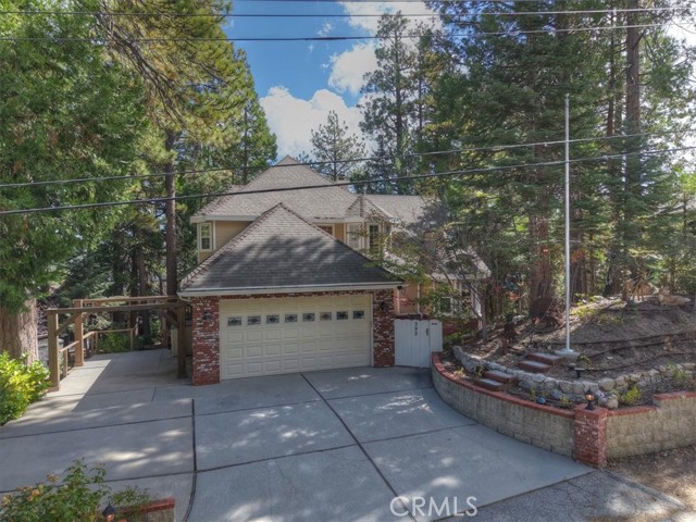 393 Brentwood, Lake Arrowhead, CA 92352